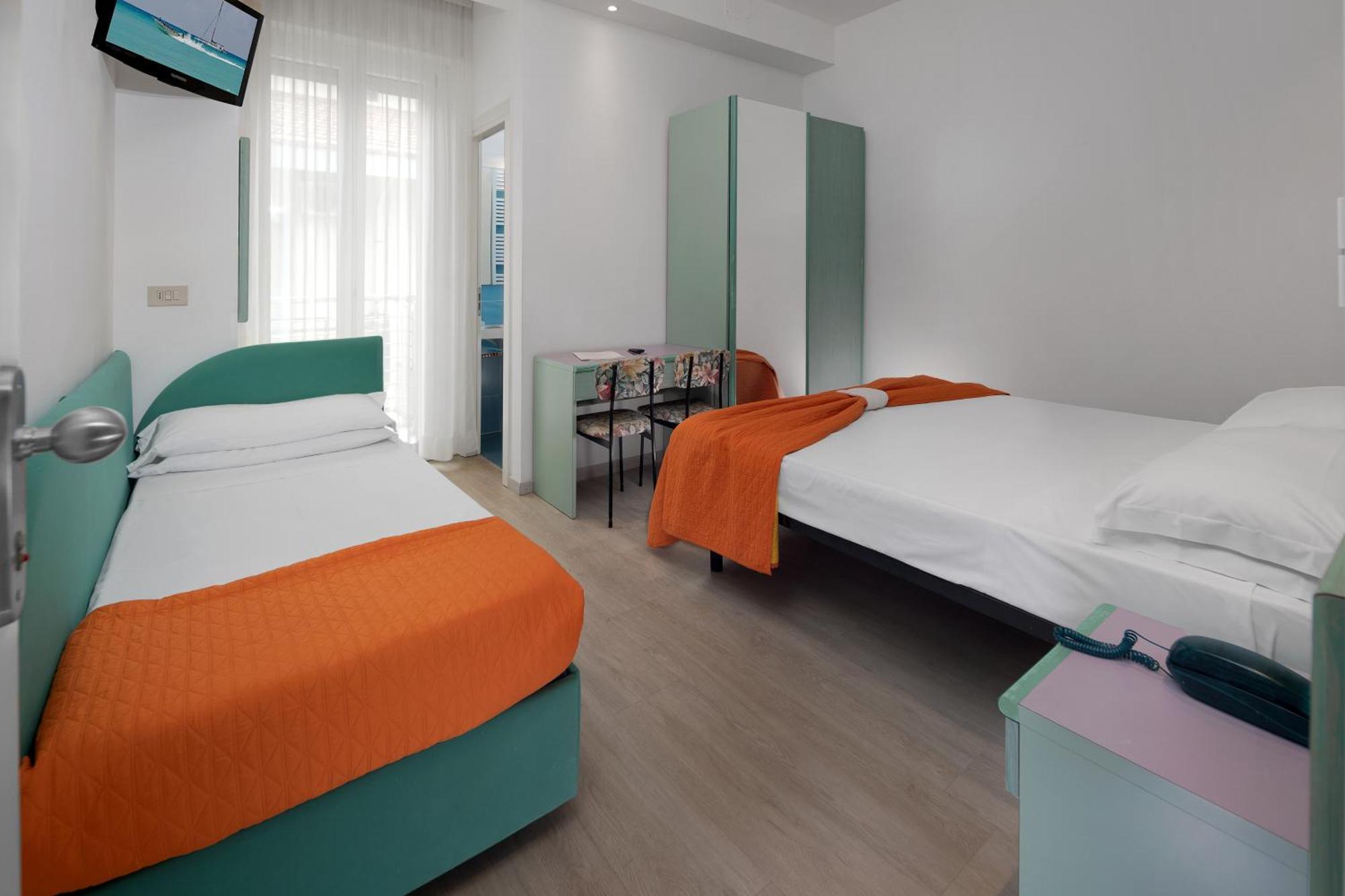 Hotel Eiffel Rimini Pokoj fotografie